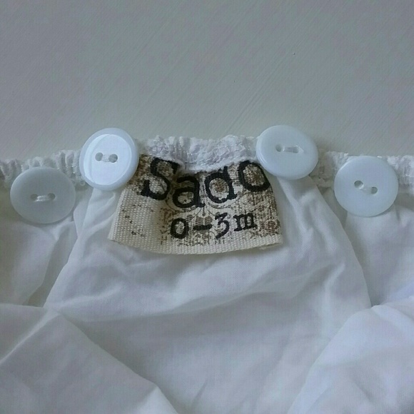 Sado | Darling White Lace Romper | 0-3 Months - Picture 5 of 9